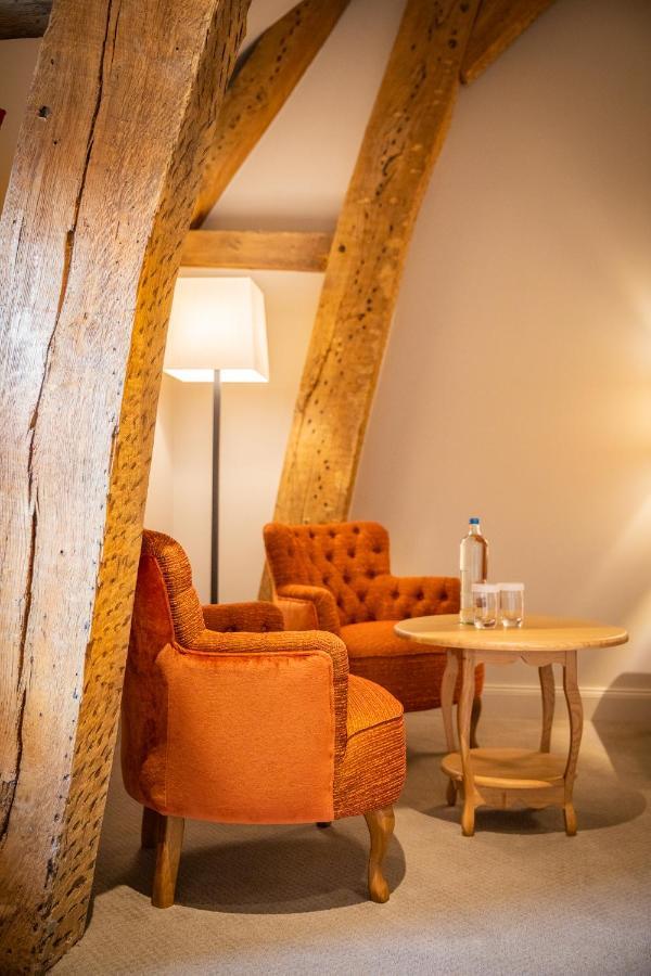 Chateau Hotel 4*